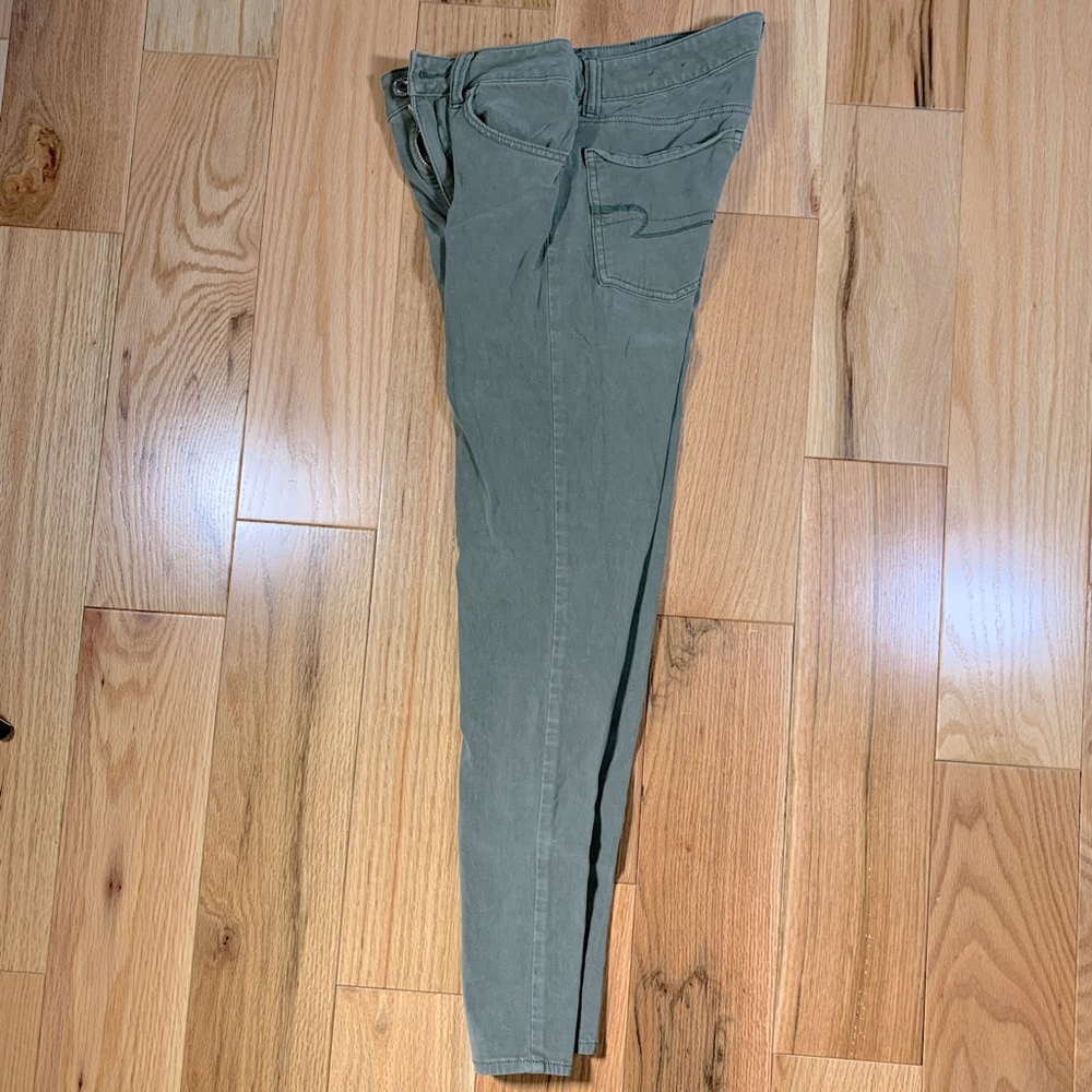 Army Green American Eagle Skinny jeans. Great for St.Patrick’s day celebrations